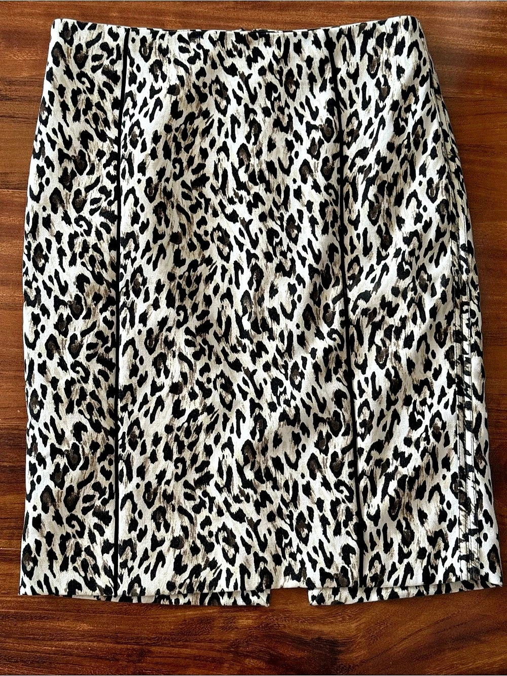 White House Black Market Leopard Print Pencil Skirt